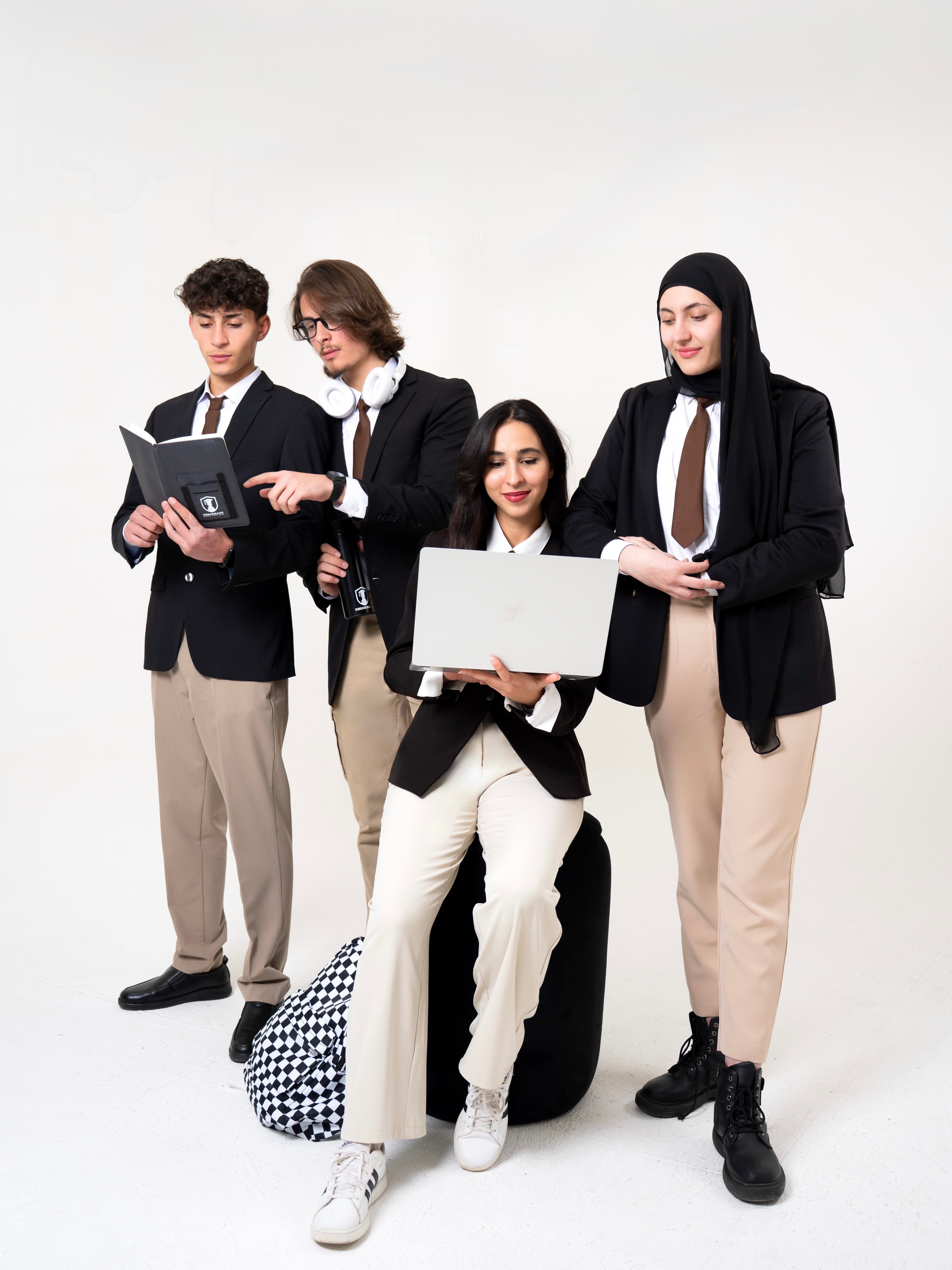 طلاب من CheckMate Academy